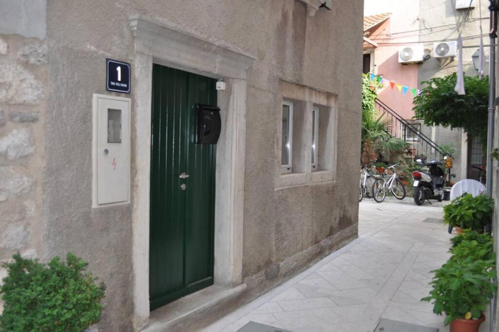 Apartment Veli Dvor Cres Exteriér fotografie
