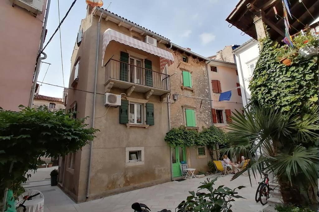 Apartment Veli Dvor Cres Exteriér fotografie