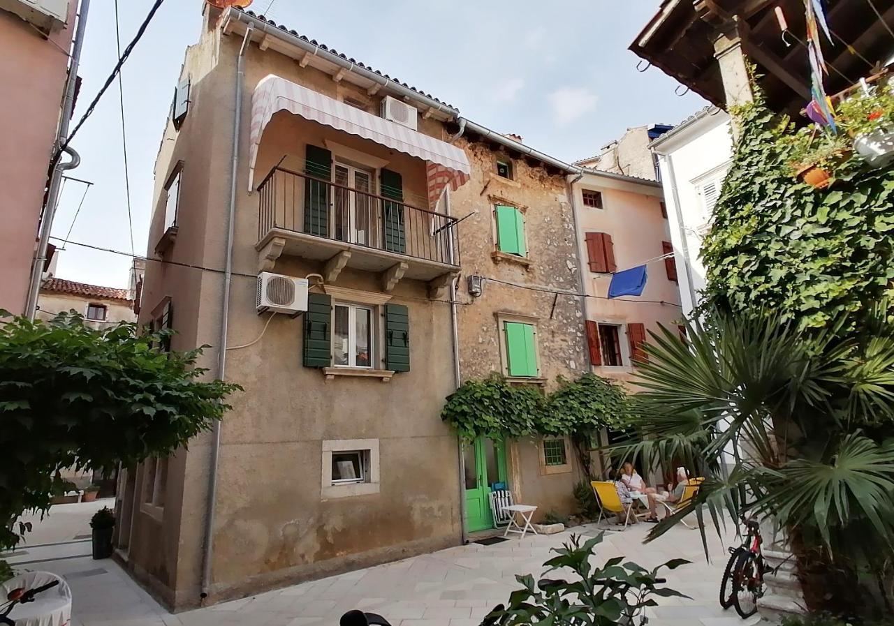 Apartment Veli Dvor Cres Exteriér fotografie