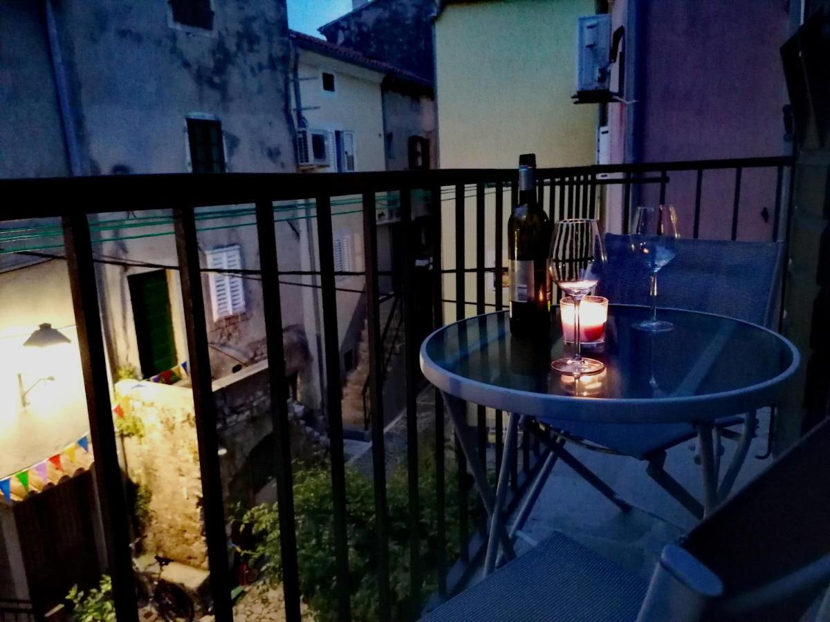 Apartment Veli Dvor Cres Exteriér fotografie